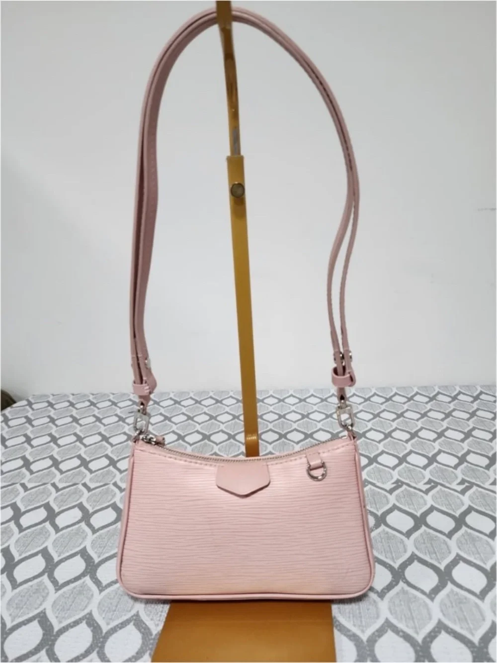 Authentic LOUIS VUITTON Epi Easy Pouch On Strap/Shoulder Bag Pink